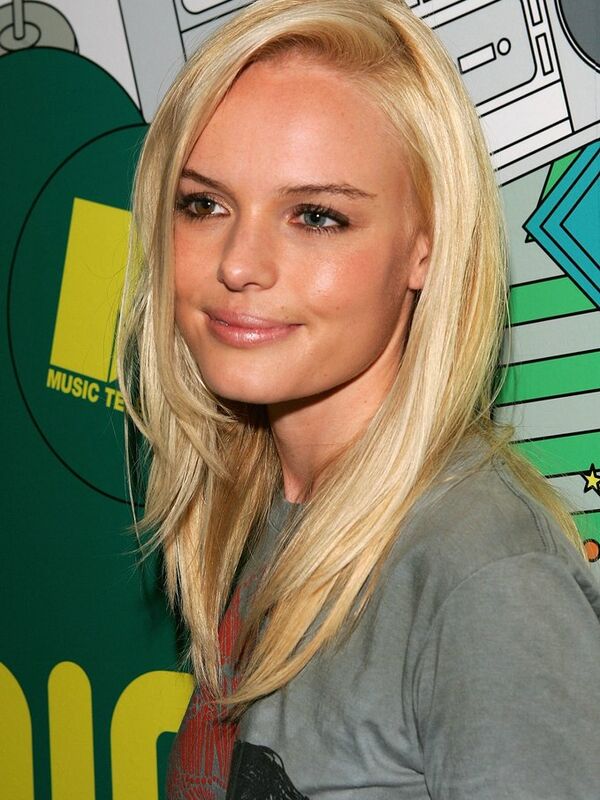 Blonde american actress Kate Bosworth at MTV TRL